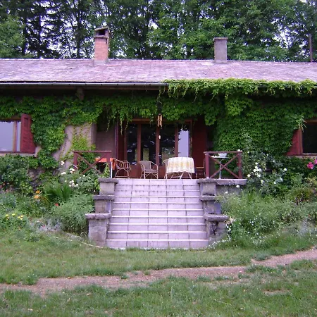 Le Genevray Bed and Breakfast